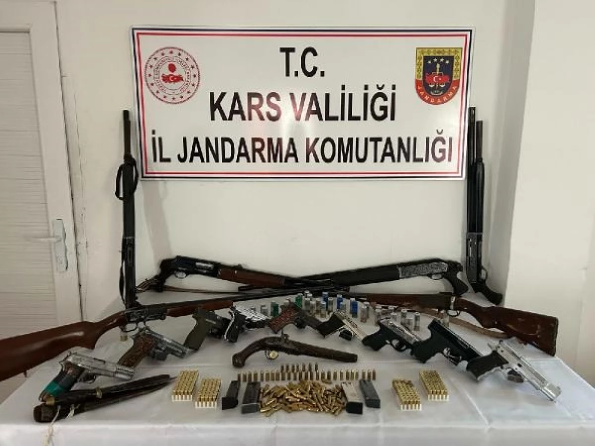 KARS\'ta Silah Kaçakçılığı Operasyonu: 9 Gözaltı
