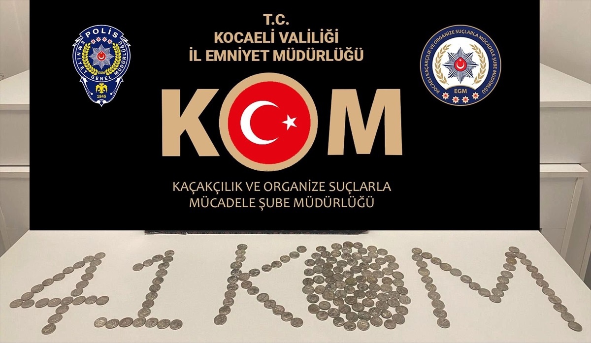 Gebze\'de düzenlenen operasyonda 264 sikke ile 1 yüzük ele geçirildi