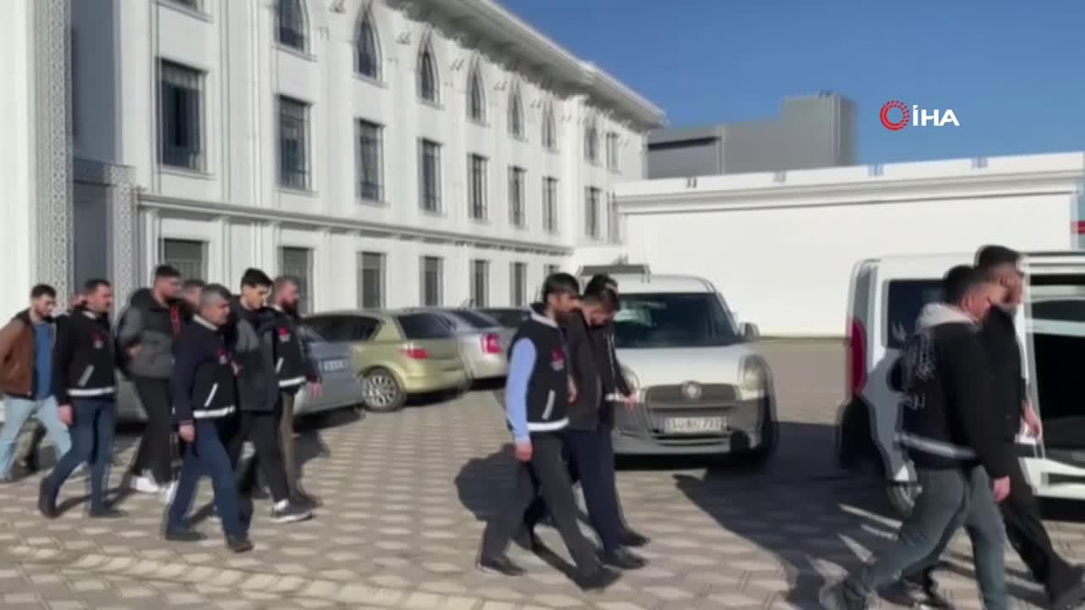 Kocaeli\'de yağma suçundan 4 tutuklama