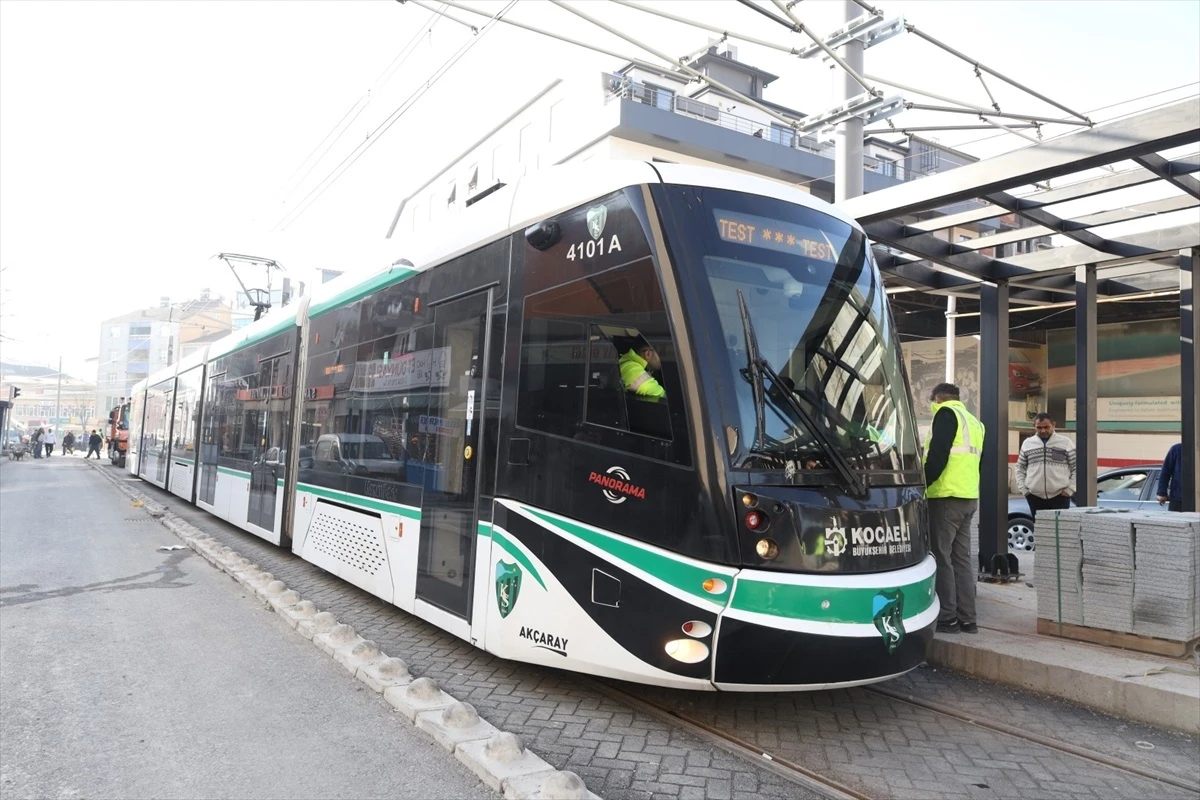 Kocaeli Şehir Hastanesine ulaşımı kolaylaştıracak tramvay hattında ilk test sürüşü yapıldı