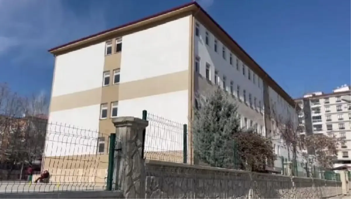 Elazığ'da Lisede Öğrenci Tartışması Kanlı Bitti