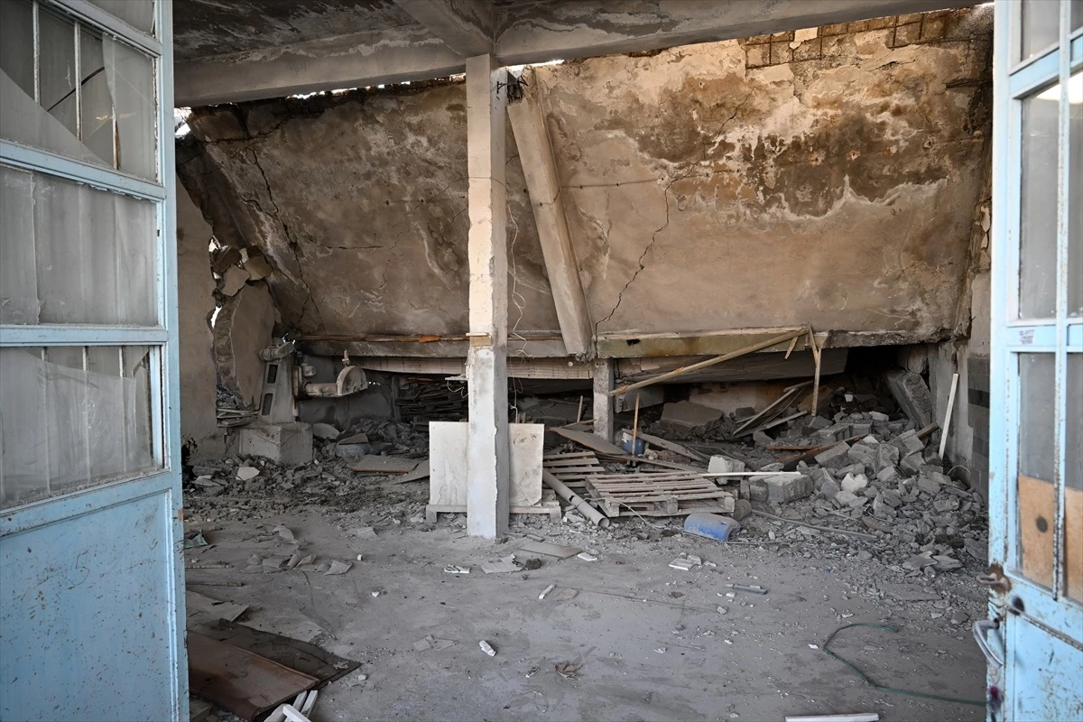 Malatya\'da Depremde 6 İş Yeri Çöktü