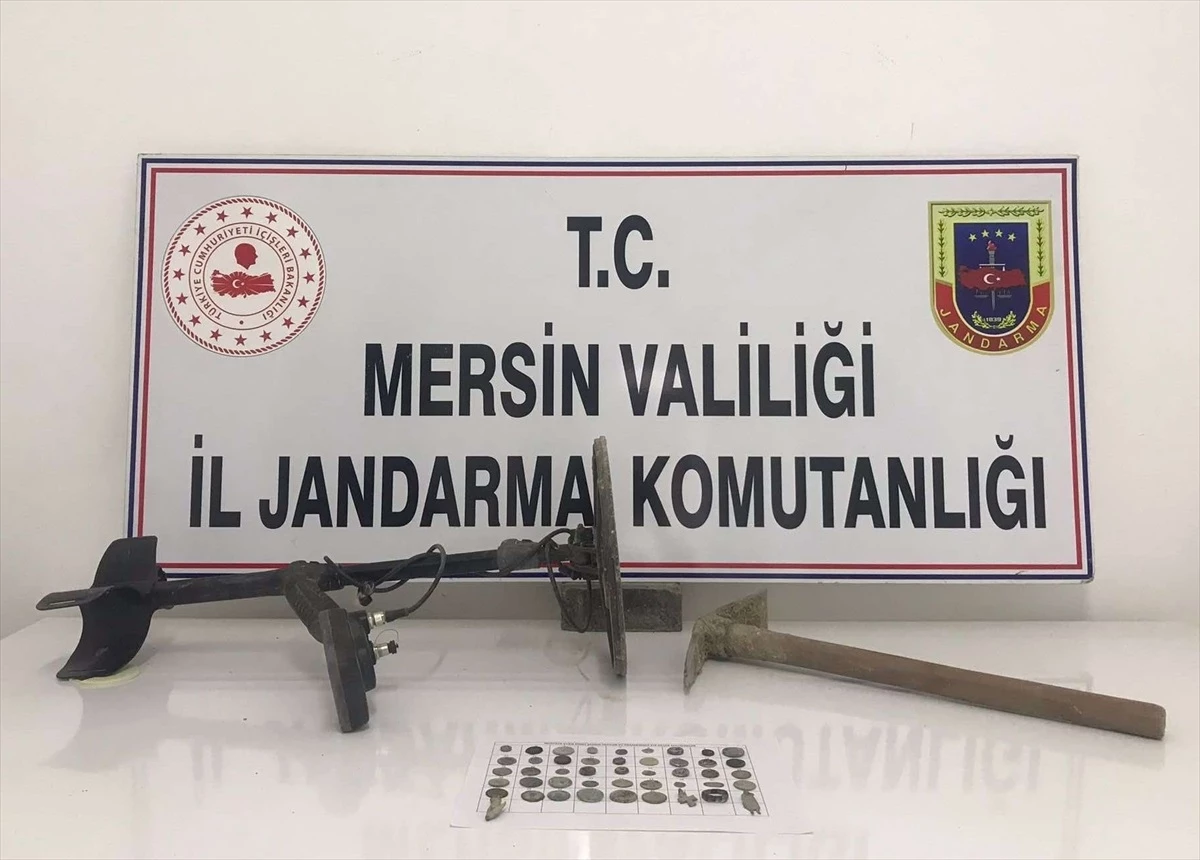 Mersin\'de tarihi eser operasyonu: 42 sikke ve 4 obje ele geçirildi