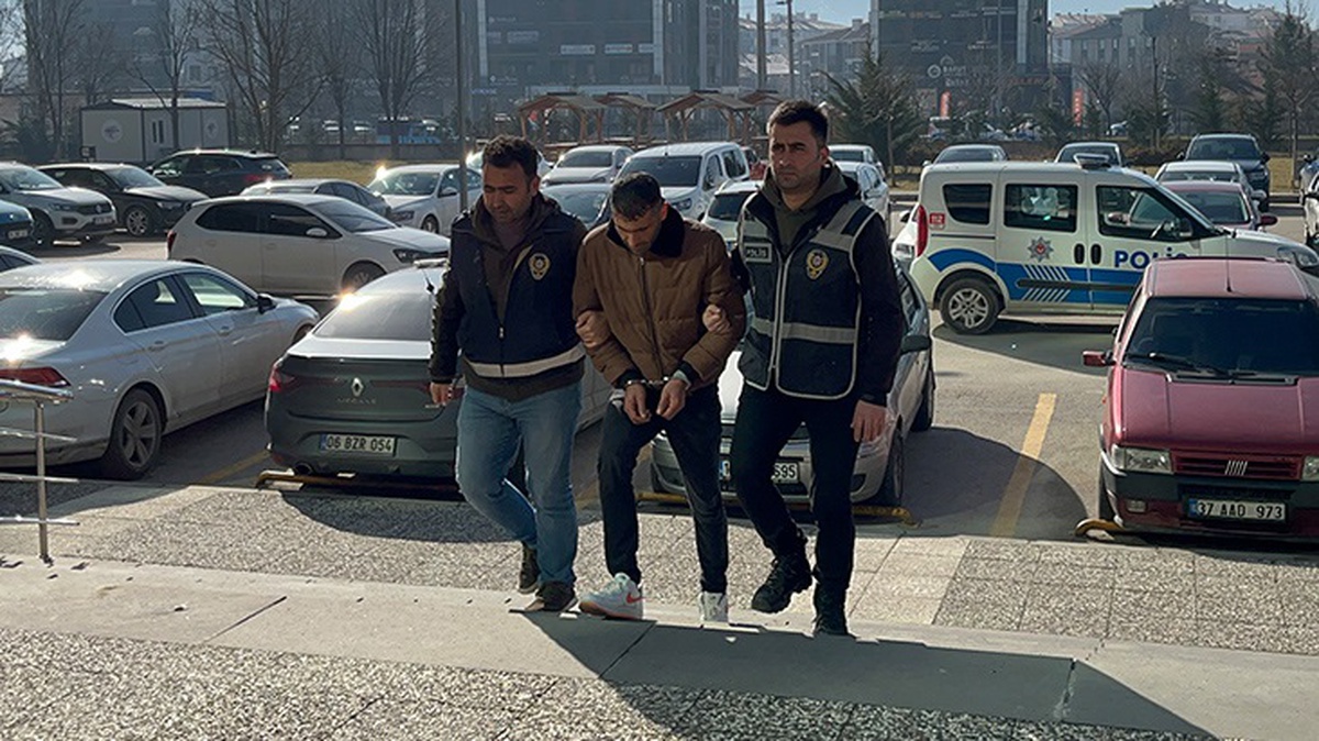 Para biriktiren arkadaşının evine pencereden girdi, 60 bin lirasını çaldı