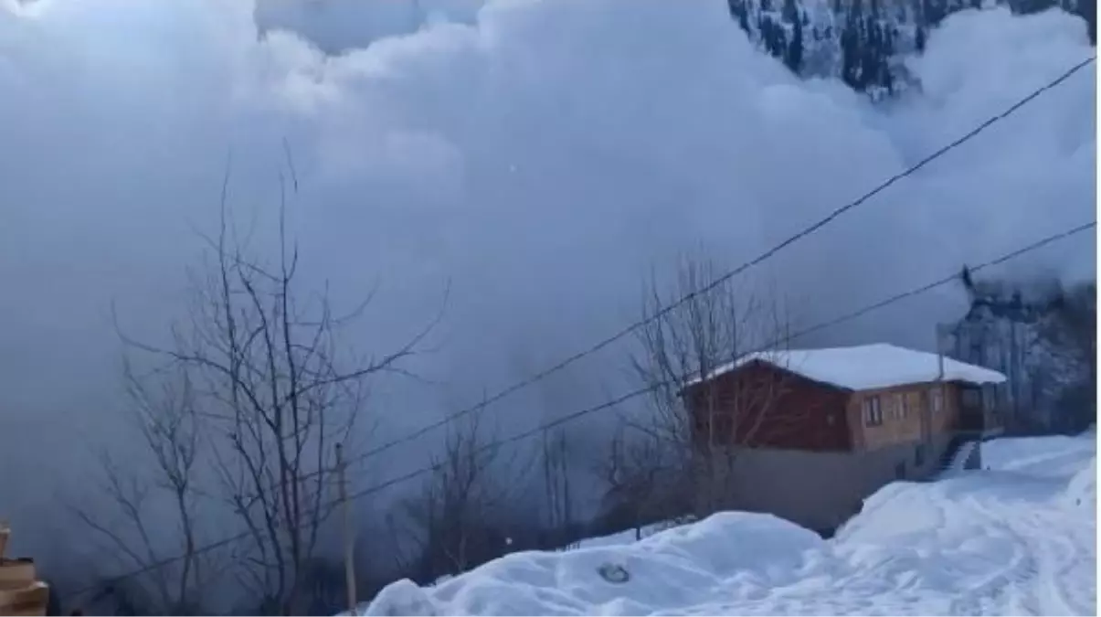 Rize Çayeli\'nde çığ düştü, anlar cep telefonu kamerasıyla kaydedildi