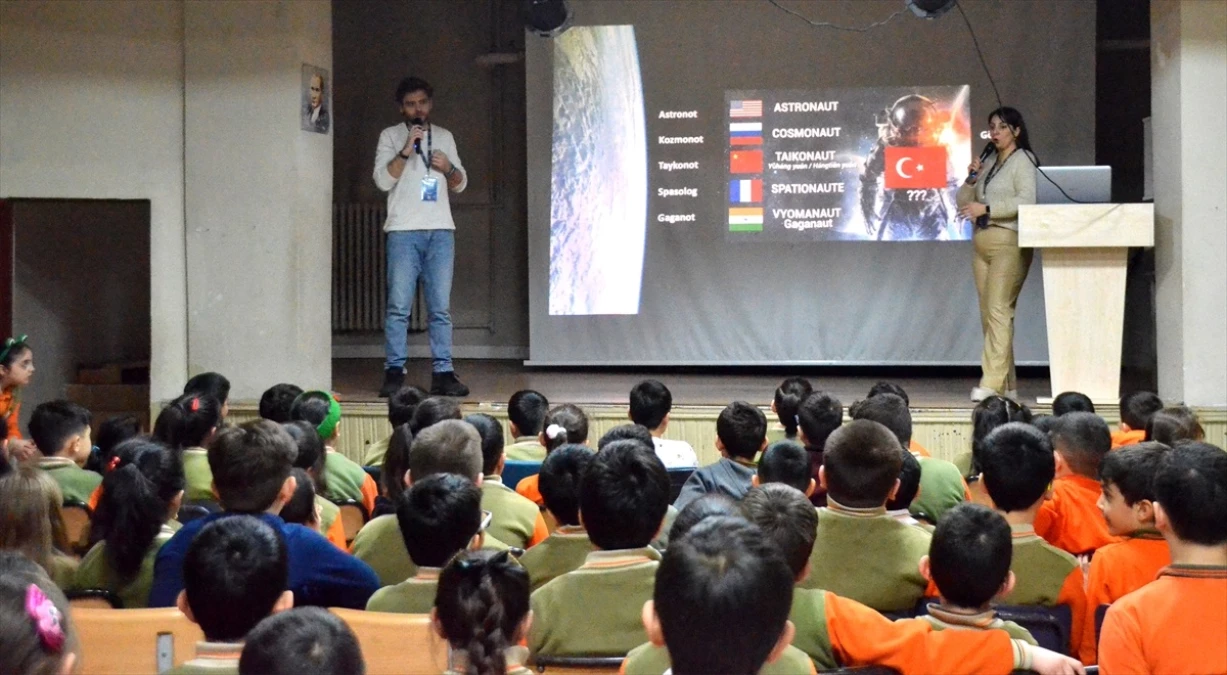 Kars\'ta İlkokul Öğrencilerine Astronomi ve Uzay Bilimleri Semineri