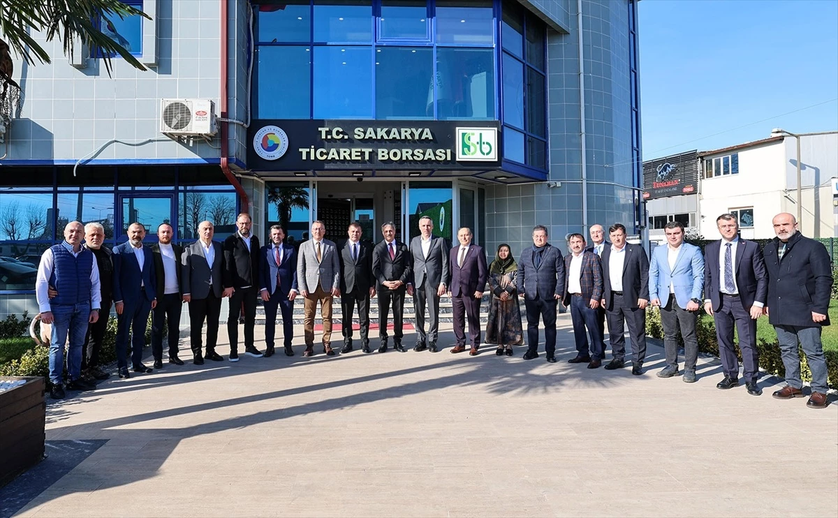 Serdivan Belediye Başkanı Yusuf Alemdar, Sakarya Ticaret Borsasını ziyaret etti