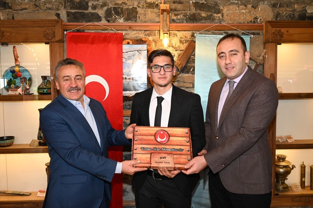 Seydişehir\'de Kaymakam ve Belediye Başkanı Asker Adaylarıyla Buluştu