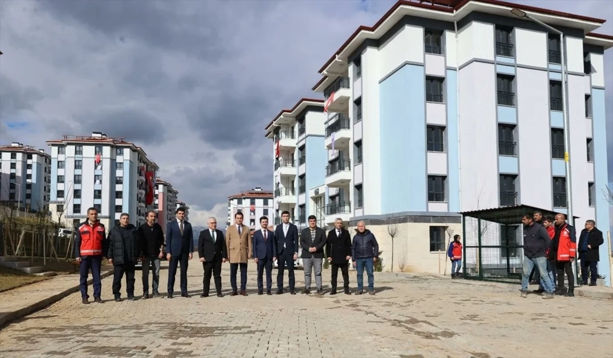 Sivas Valisi Yılmaz Şimşek, Doğanşehir\'i ziyaret etti