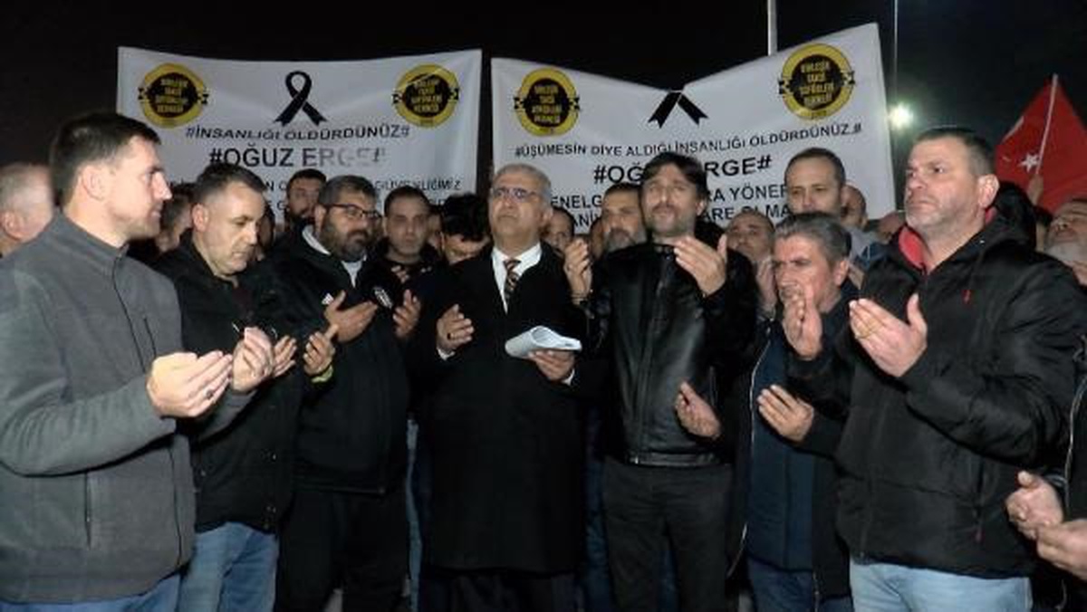 İzmir\'de öldürülen taksici için İstanbul\'da dua ettiler