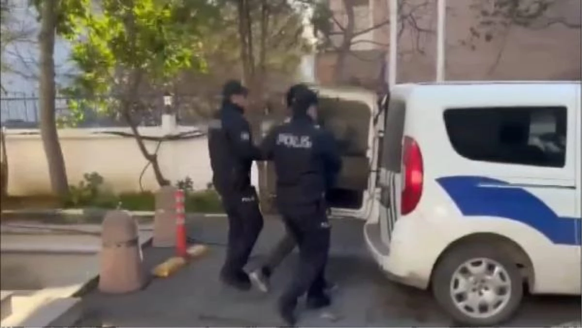 Tuzla\'da Sahte Polis Operasyonu: Aramada Uyuşturucu ve Ruhsatsız Tabanca Ele Geçirildi