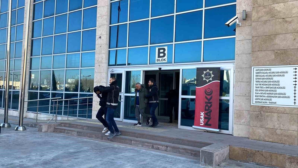 Uşak\'ta yapılan operasyonda 10 kişi gözaltına alındı