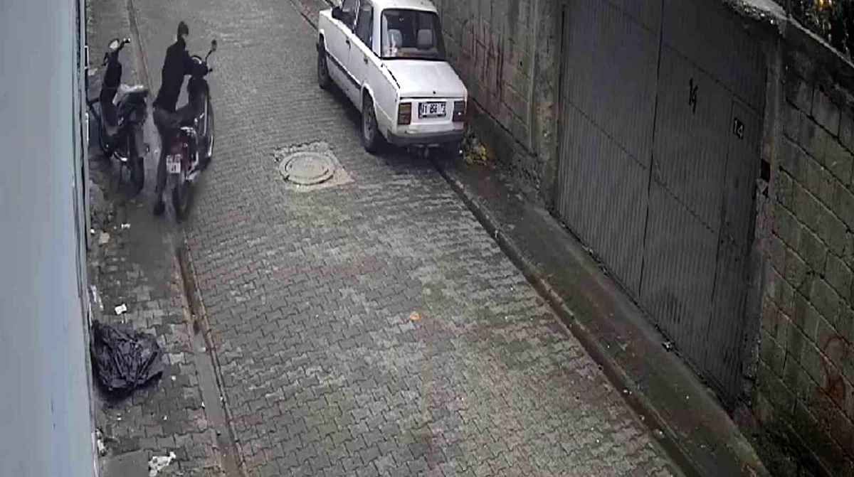 Adana\'da 15 yaşındaki motosiklet hırsızı tutuklandı