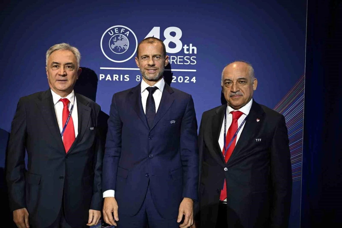 UEFA Kongresi Fransa\'nın başkenti Paris\'te gerçekleştirildi