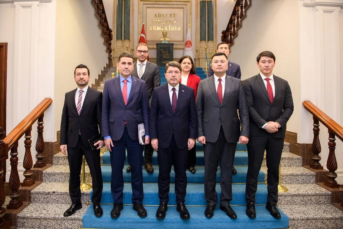 Adalet Bakanı Yılmaz Tunç, Kuzey Makedonya ve Kırgızistan Adalet Bakanlarıyla görüştü