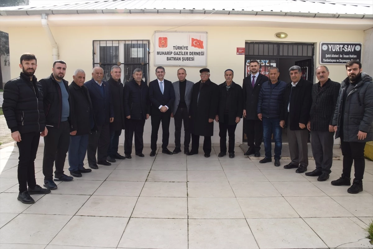 AK Parti Batman Belediye Başkan adayı Adil Sebati Ceylan, çeşitli dernekleri ziyaret etti