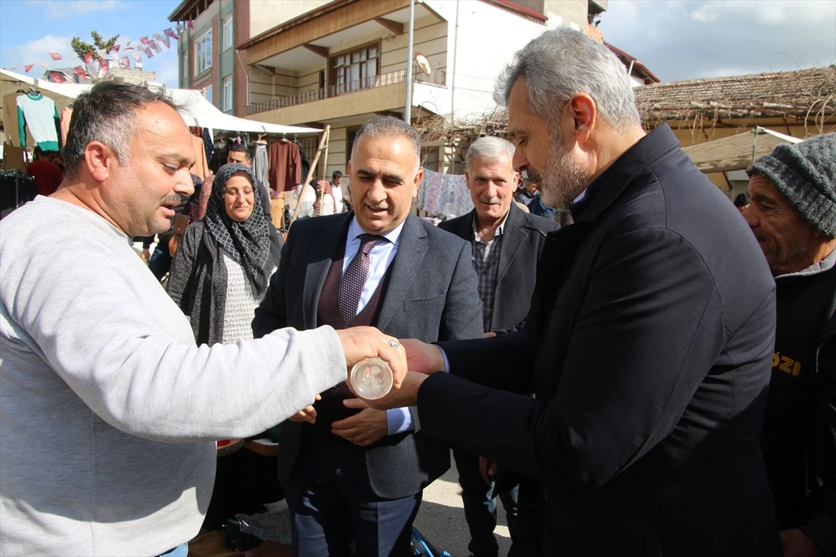 AK Parti Hatay Büyükşehir Belediye Başkan adayı Mehmet Öntürk, Altınözü ilçesinde ziyaretlerde bulundu