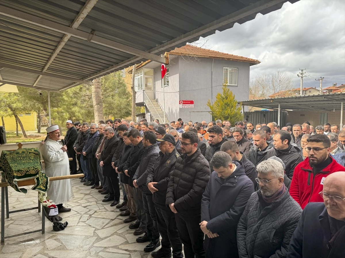 AK Parti Uşak Milletvekili Fahrettin Tuğrul\'un kayınpederi Ali Osman Özcan\'ın cenazesi defnedildi