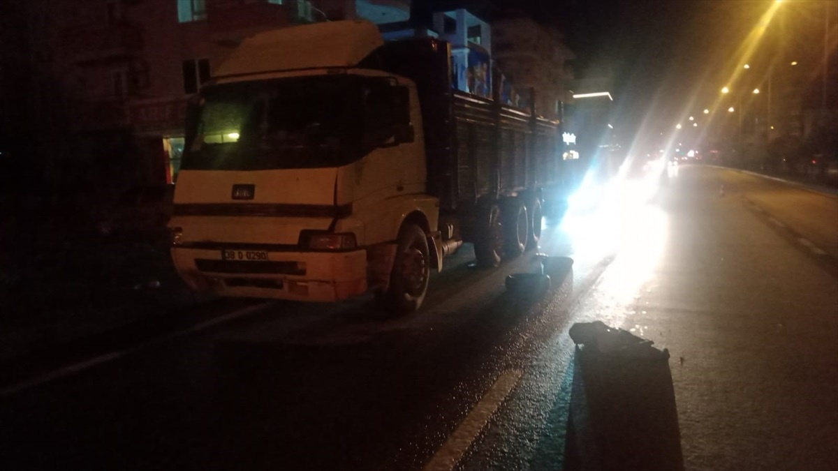Alanya\'da motosiklet ile kamyon çarpıştı: 1 ölü