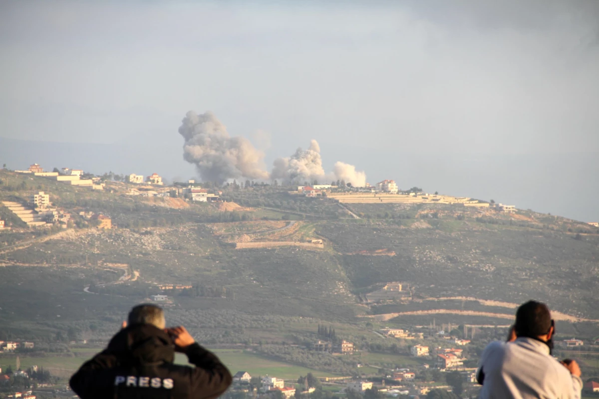İsrail, Lübnan\'ın Hiyam ve Beni Hayyan köylerine saldırdı: 3 ölü, 5 yaralı