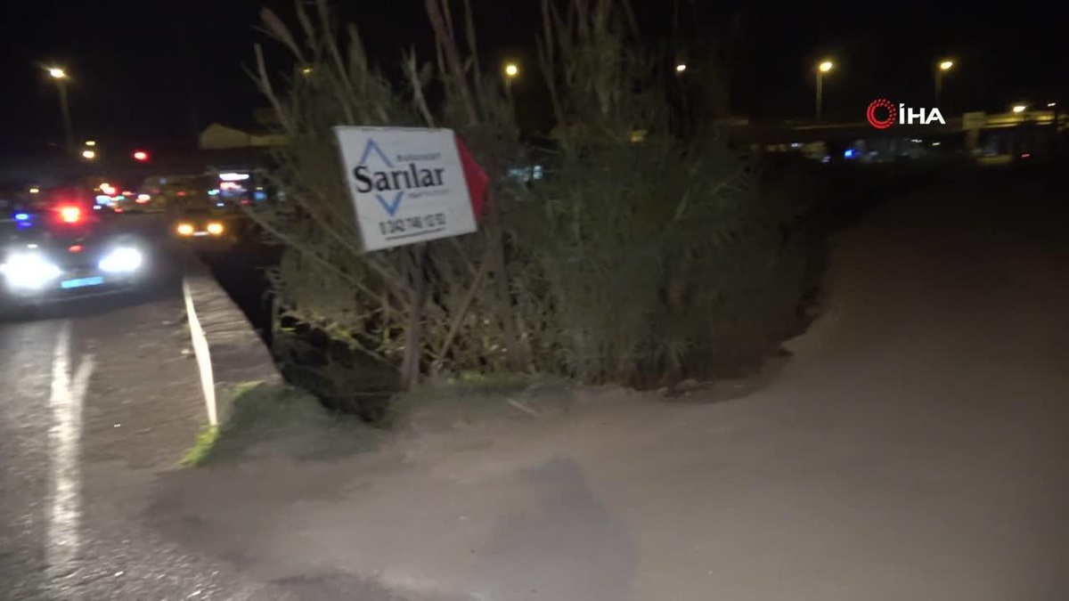 Alkollü sürücünün kanala uçtuğu motosiklet halatla çıkarıldı