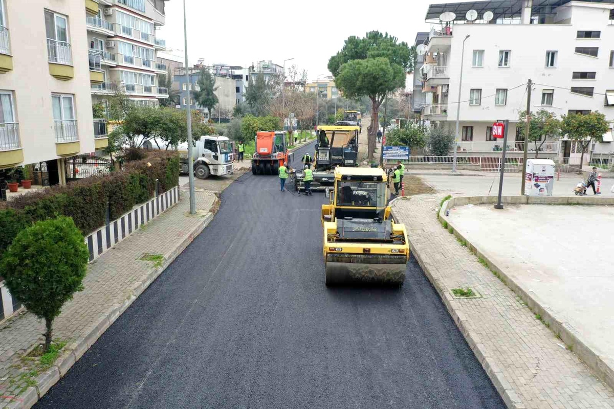 Aydın Büyükşehir Belediyesi Yol Yapım Çalışmalarına Devam Ediyor