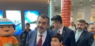 Milli Eğitim Bakanı Yusuf Tekin, 6'ncı Verimlilik ve Teknoloji Fuarı'nı ziyaret etti
