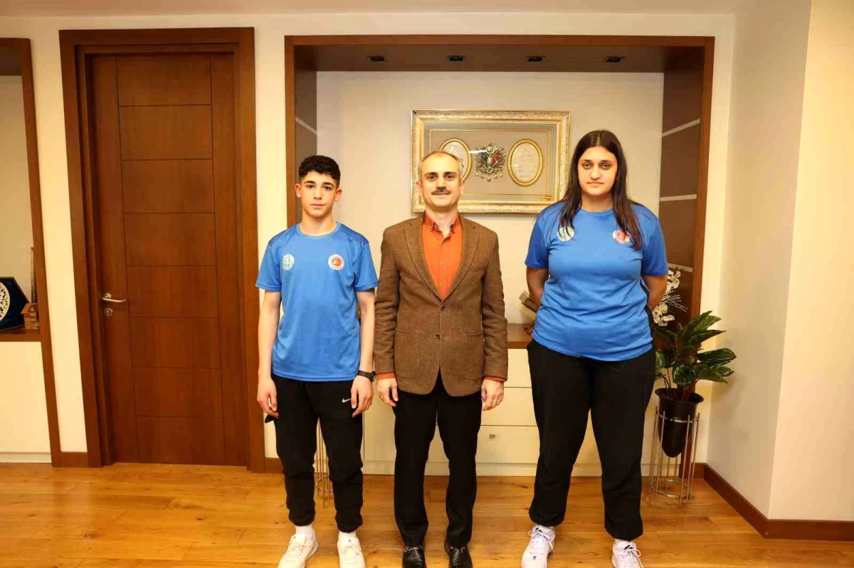 Çayırova Belediye Başkanı Kick Boks Şampiyonlarını Ağırladı