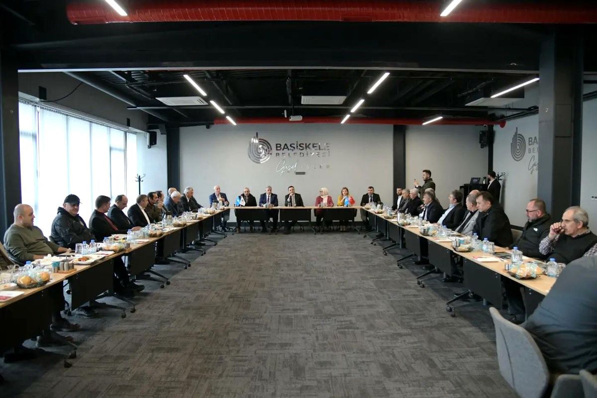 Başiskele Belediye Başkanı Yasin Özlü Muhtarlarla Bir Araya Geldi