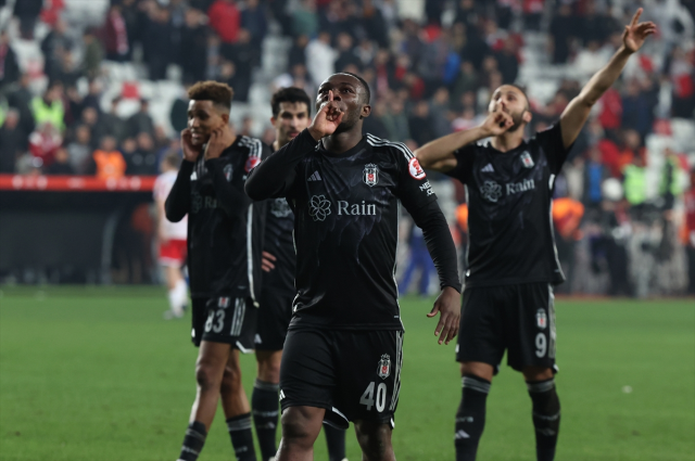 Beşiktaş, Antalyaspor'u 2-1 yenerek çeyrek finale yükseldi