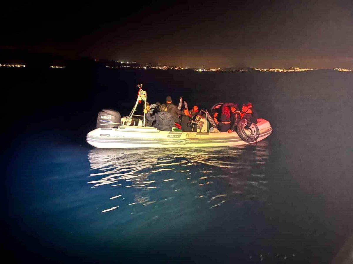 Muğla\'nın Bodrum ilçesinde 17 düzensiz göçmen yakalandı