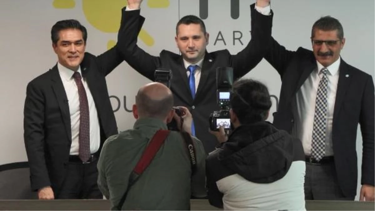 İYİ Parti, İstanbul\'daki 6 ilçe belediye başkan adaylarını açıkladı