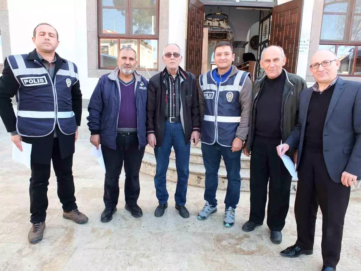 Burhaniye İlçe Emniyet Müdürlüğü, İletişim Yoluyla Dolandırıcılık Konusunda Uyardı