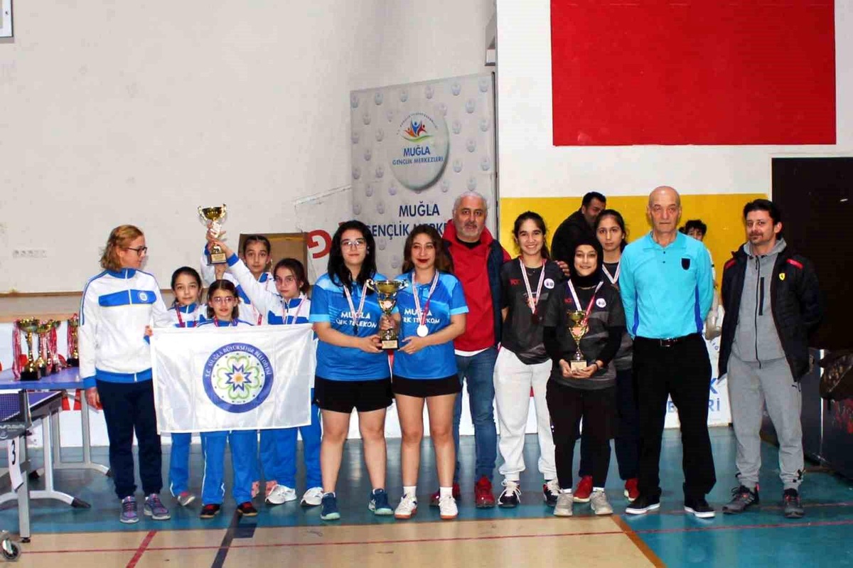 Büyükşehir Belediyesi Masa Tenisi Sporcuları İl Birinciliği Turnuvasından 8 Madalya İle Döndü