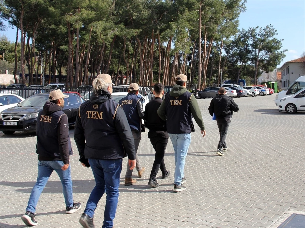 Çanakkale\'de İstanbul Adliyesi önündeki polis kontrol noktasına yönelik terör saldırısına ilişkin 1 kişi tutuklandı