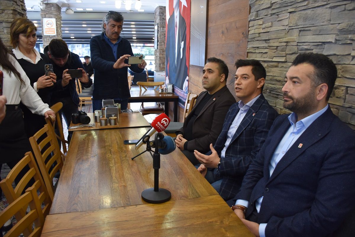 CHP Marmaris Belediye Başkan Adayı Acar Ünlü, Basın Mensuplarıyla Bir Araya Geldi