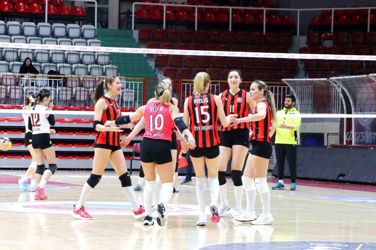 Çiftlikköy Belediyespor Kadın Voleybol Takımı Play-Off\'a hazır