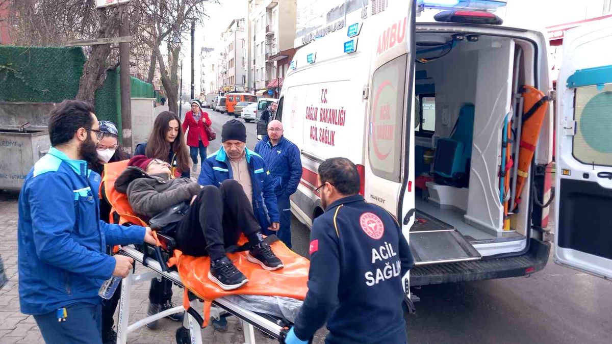 Çorlu\'da Hafif Ticari Araç Yaya Çarptı