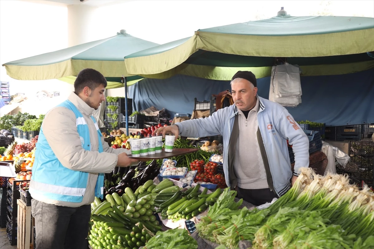 Çubuk Belediyesi, pazarcı esnafına çorba ikramında bulundu