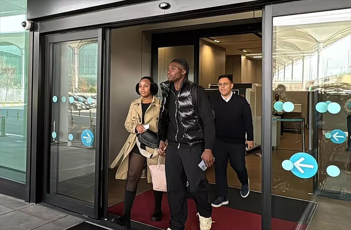 Galatasaray, Alman futbolcu Derrick Köhn ile transfer görüşmelerine başladı