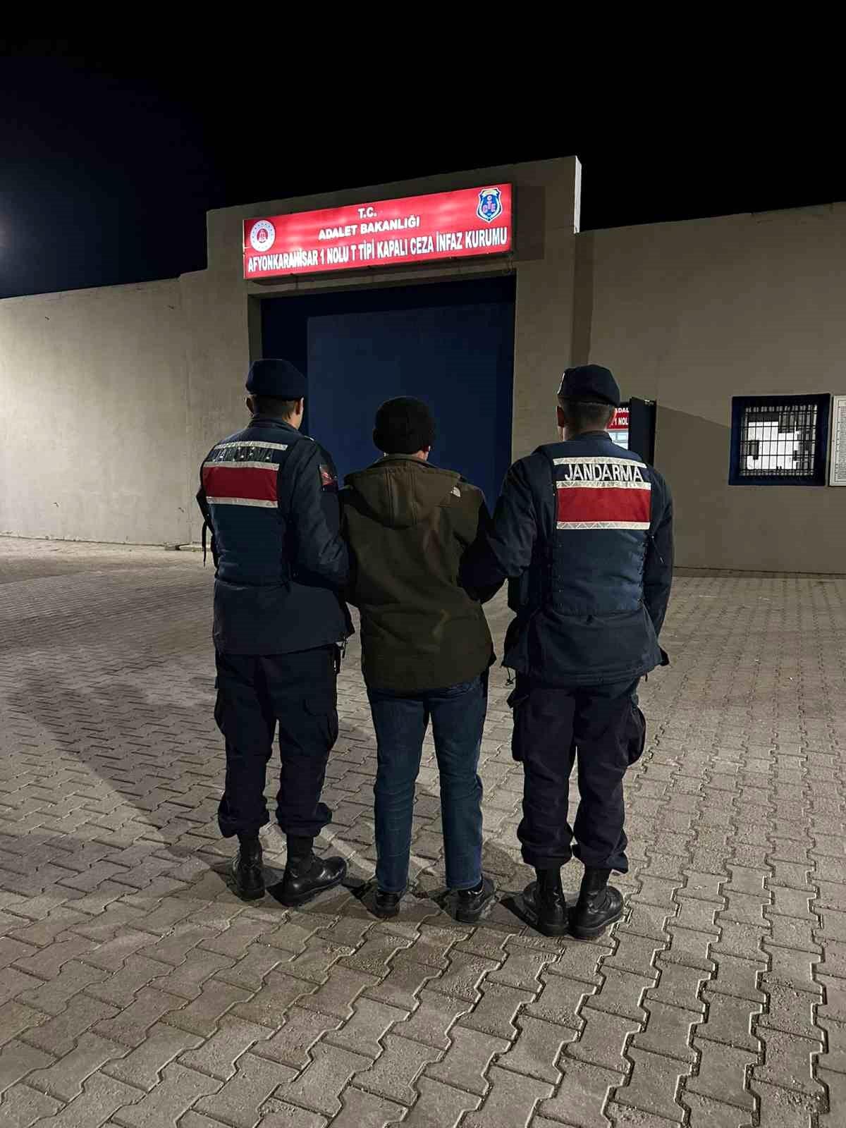 Afyonkarahisar\'da Dolandırıcılık Suçundan Aranan Şahıs Yakalandı