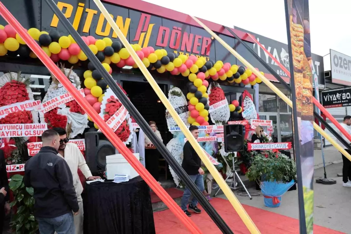 Piton Döner, eleman yetiştireceği \'Piton Döner Akademi\' şubesini açtı