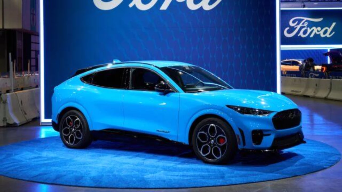 Ford, uygun fiyatlı elektrikli otomobil için Tesla yöneticilerini transfer ediyor