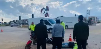 İslahiye'de aynı kavşakta meydana gelen iki kazada 2 motosikletli yaralandı
