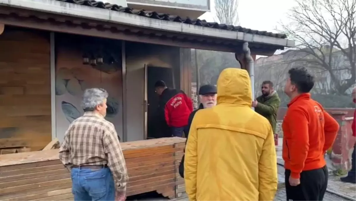 Balıkesir Gönen\'de bir ekmek fırınında çıkan yangında maddi hasar meydana geldi