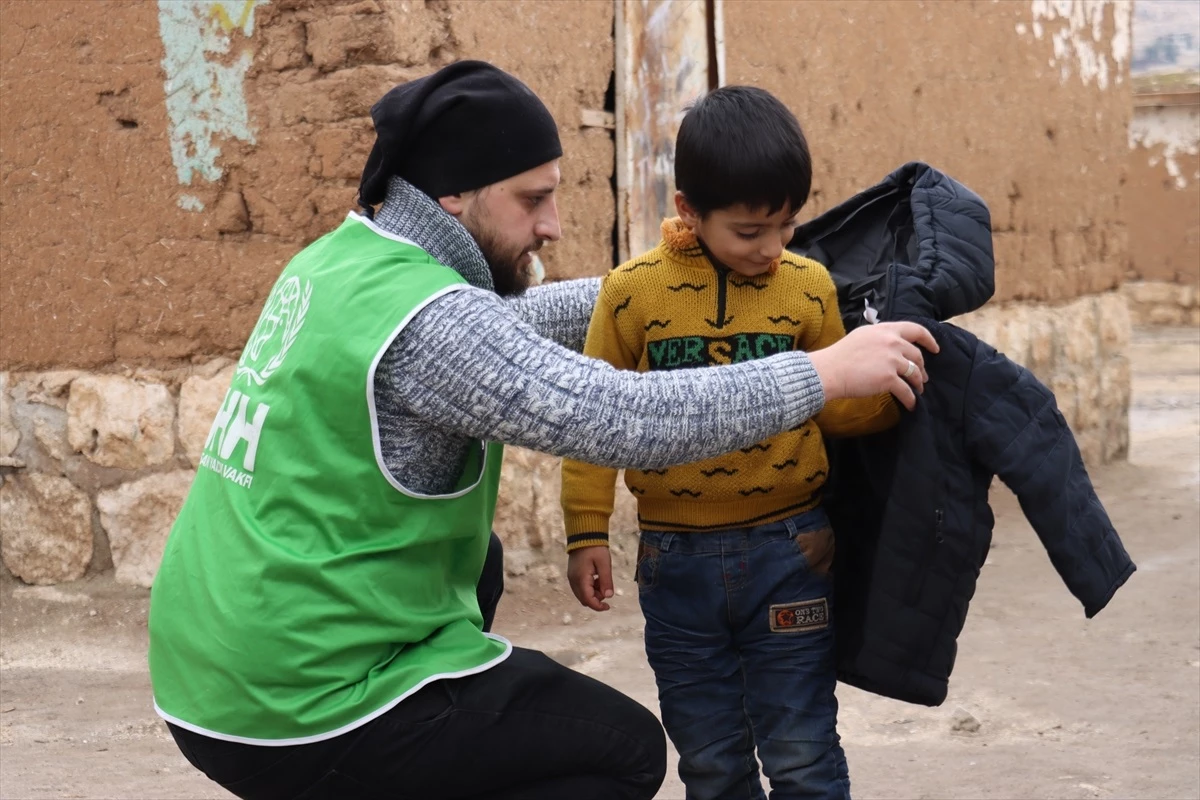 İHH, Suriye\'deki İhtiyaç Sahibi Ailelere Kış Yardımı Ulaştırdı
