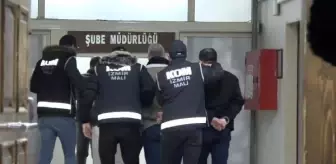 SEDAT OCAKÇI VE EŞİNİN DE ARASINDA BULUNDUĞU 4 KİŞİ İZMİR'E GETİRİLDİ