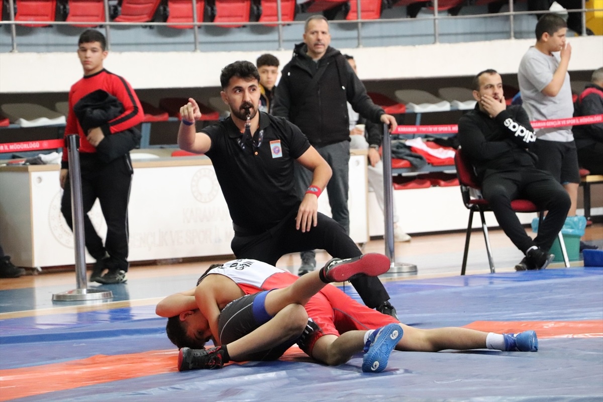 Karaman\'da Okul Sporları Yıldızlar Erkekler Güreş Grup Müsabakaları Başlıyor