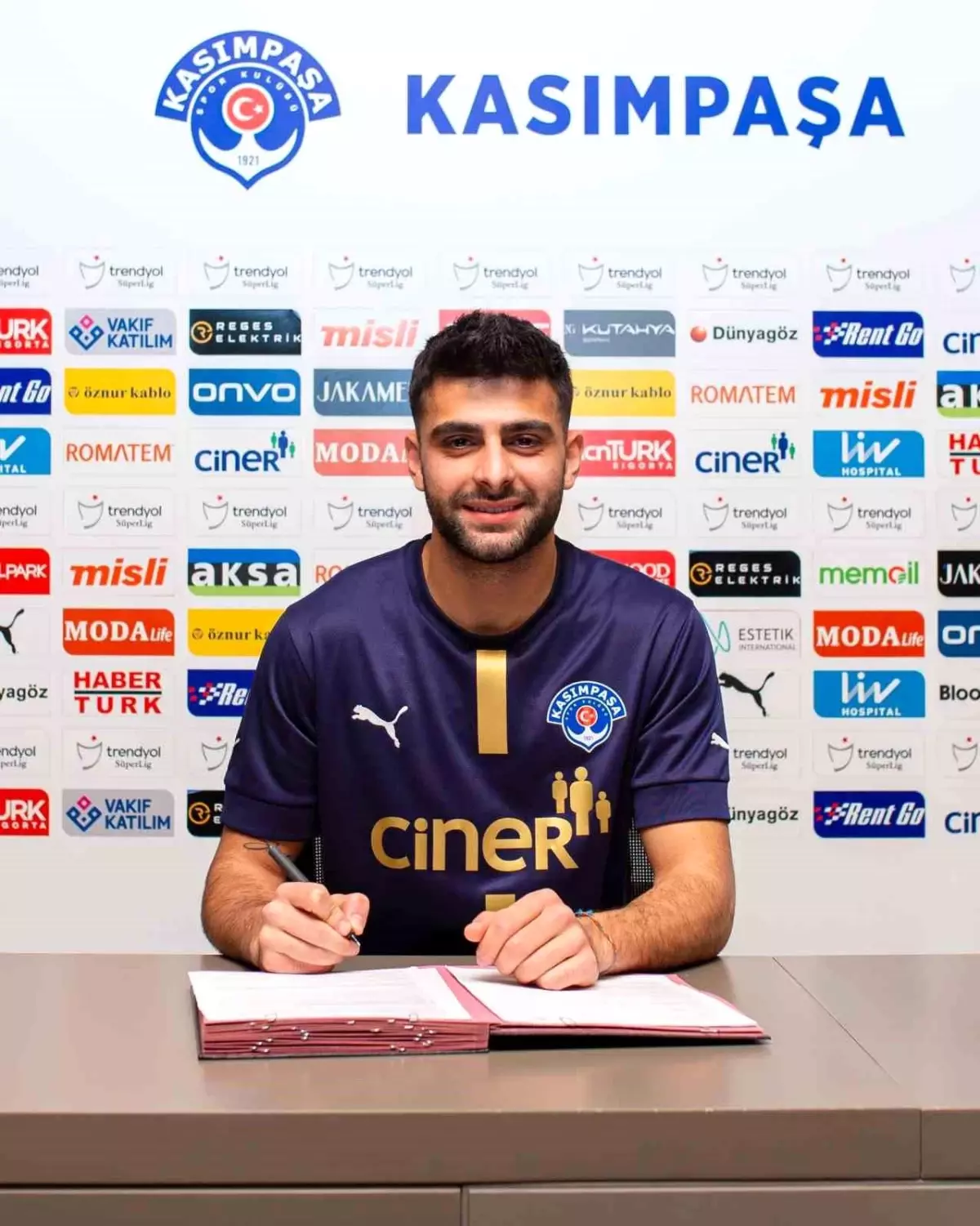 Kasımpaşa, Yunus Emre Gedik\'i transfer etti