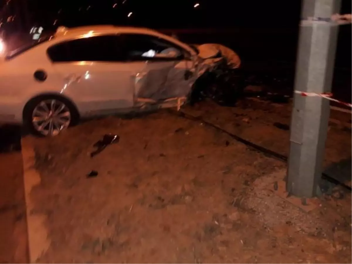 KAYSERİ-Ankara kara yolunda kafa kafaya çarpışan otomobillerde 2 ölü, 5 yaralı